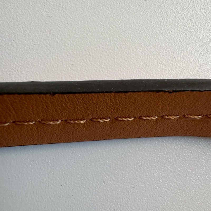 🤎包身超輕 Loewe 深咖色釦式斜背包-25