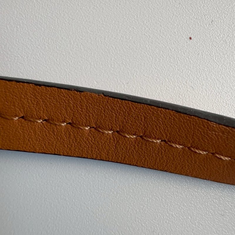 🤎包身超輕 Loewe 深咖色釦式斜背包-26