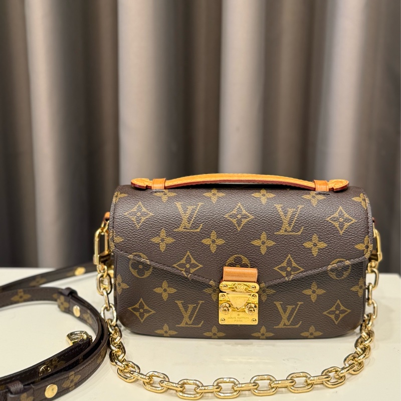 (美包甜價)LV 小郵差法棍 芯片款 M46279 Pochette Metis East West-0