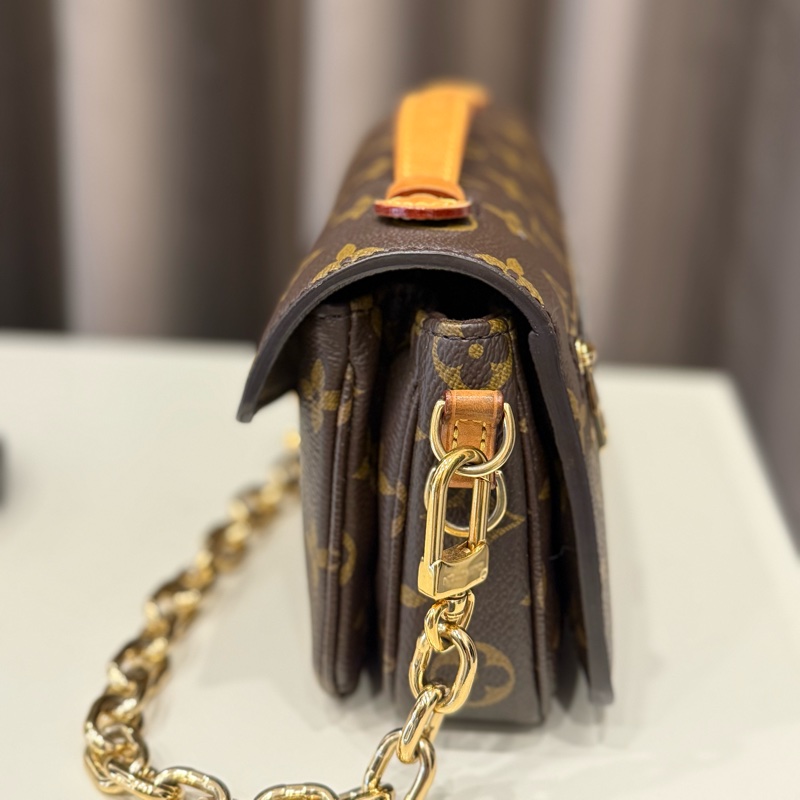 (美包甜價)LV 小郵差法棍 芯片款 M46279 Pochette Metis East West-6