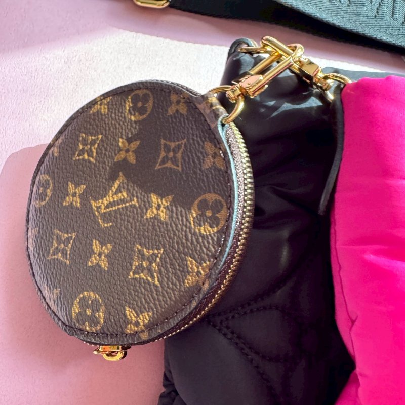 ❤️一包三用 LV 黑+桃紅尼龍三合一斜背包-2