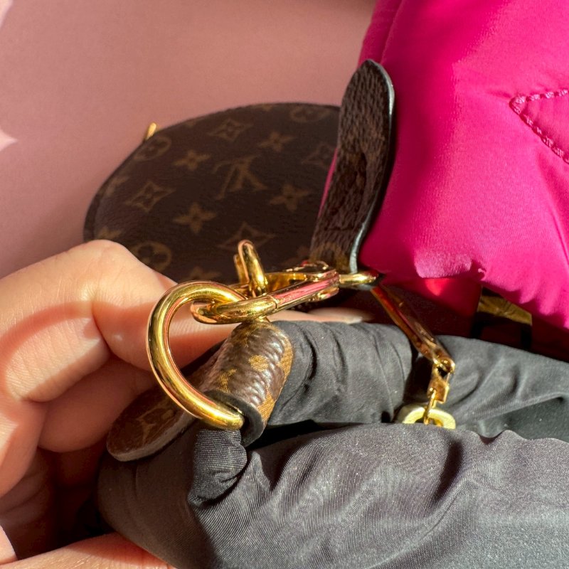 ❤️一包三用 LV 黑+桃紅尼龍三合一斜背包-8