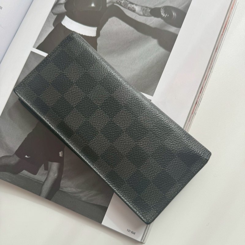 ✨98成新 LV 黑棋盤格對開長夾-1