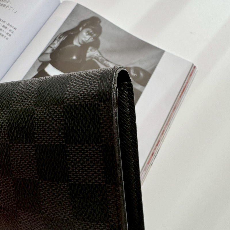 ✨98成新 LV 黑棋盤格對開長夾-4