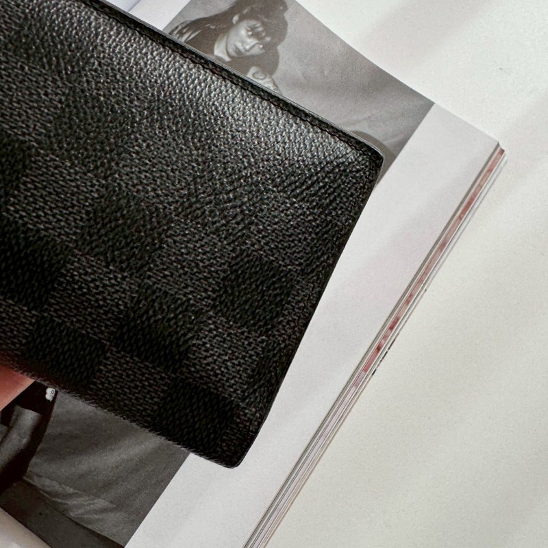 ✨98成新 LV 黑棋盤格對開長夾-7