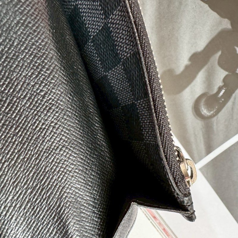✨98成新 LV 黑棋盤格對開長夾-14