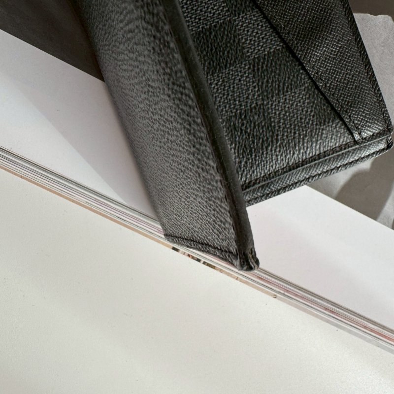 ✨98成新 LV 黑棋盤格對開長夾-15