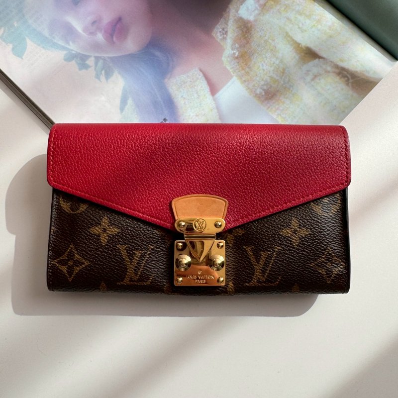 ❤️盒子 防塵都有 特殊絕版款 LV 紅皮革拼經典花紋釦式長夾-0