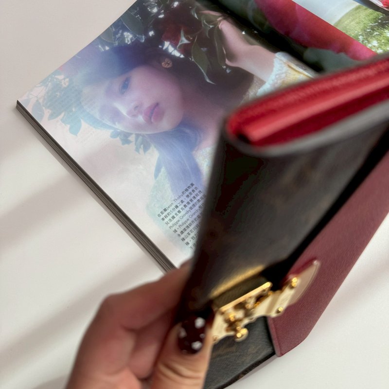 ❤️盒子 防塵都有 特殊絕版款 LV 紅皮革拼經典花紋釦式長夾-2