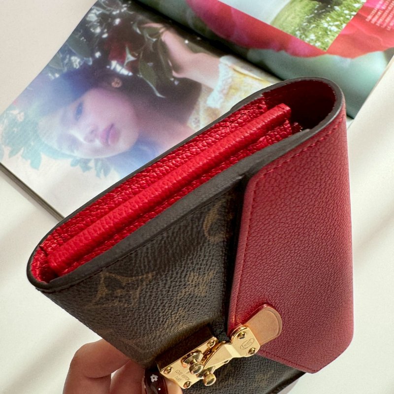 ❤️盒子 防塵都有 特殊絕版款 LV 紅皮革拼經典花紋釦式長夾-3