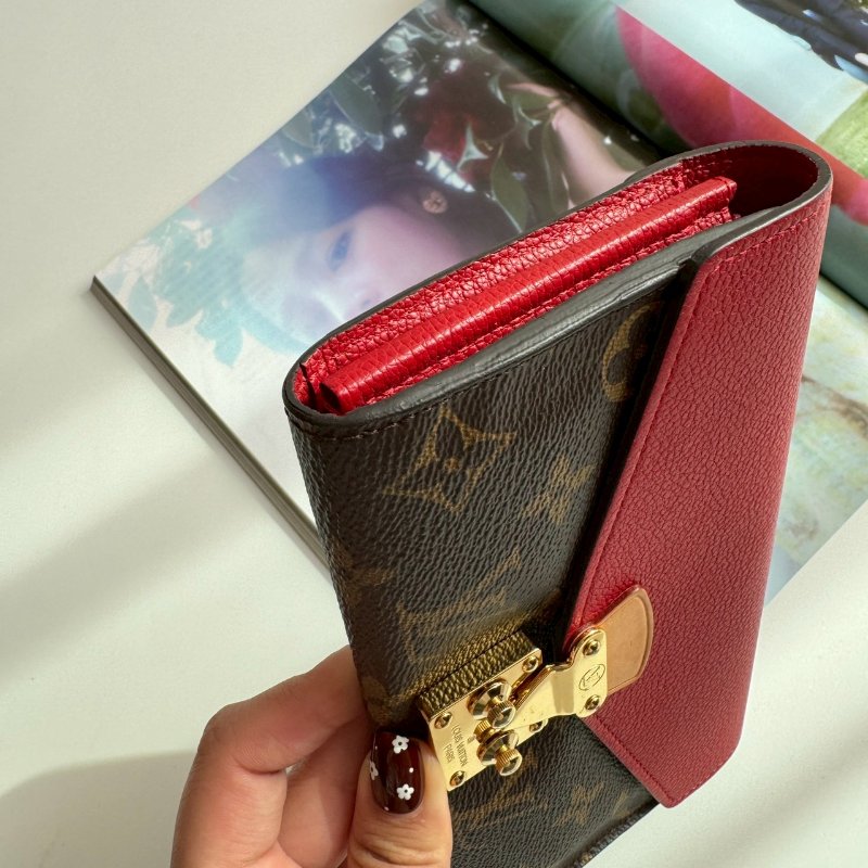 ❤️盒子 防塵都有 特殊絕版款 LV 紅皮革拼經典花紋釦式長夾-7