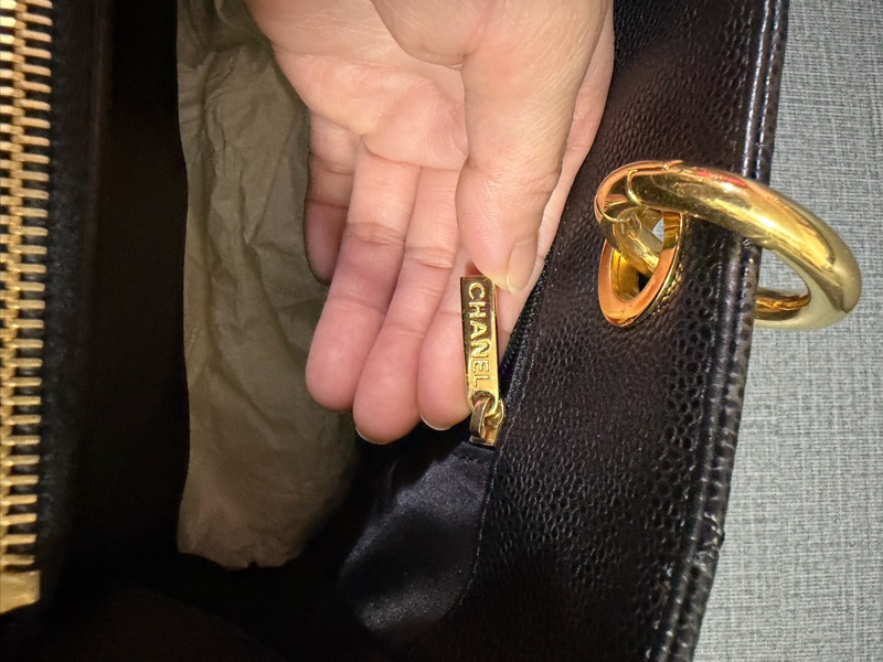 CHANEL GST系列經典雙CLOGO菱格荔枝紋牛皮金鍊三層肩背托特包(黑)-12