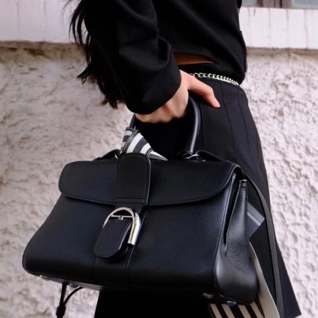 ✨Delvaux 德爾沃 99新 橫版 brilliant East west 深藍銀扣💙-0