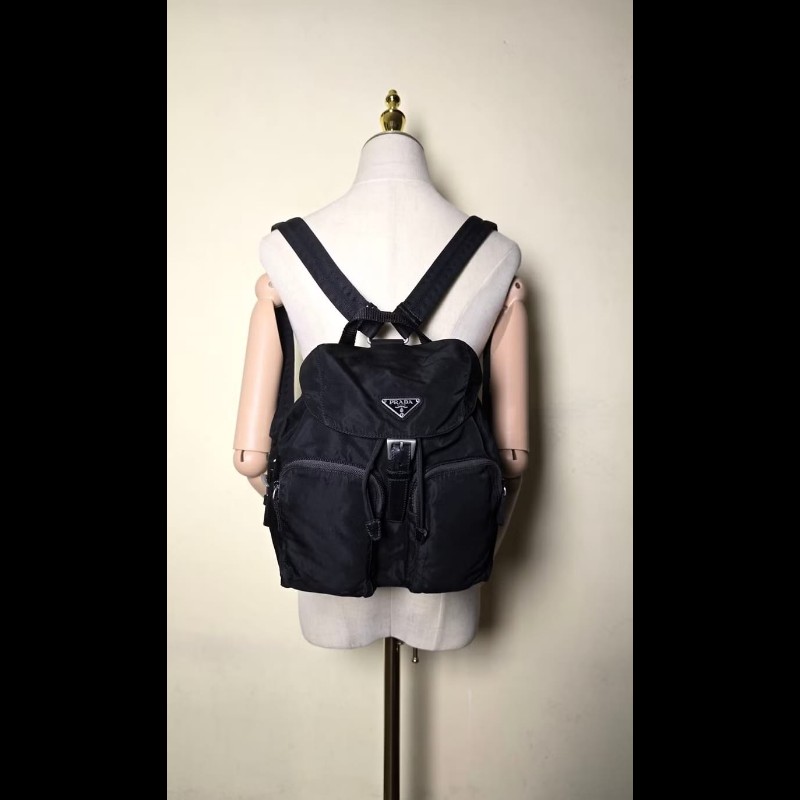 【LA LUNE】絕版古董品 Prada黑色銀標尼龍雙肩包 後背包 背囊 中古包 二手包-6