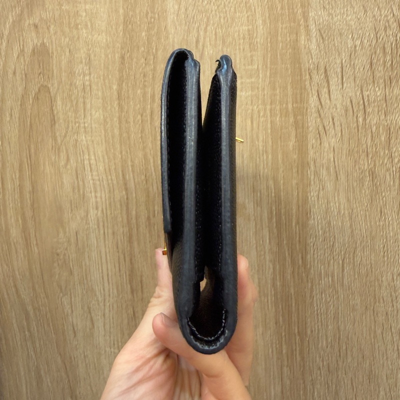 YSL 黑粒面牛皮金釦Uptown6卡短夾-2