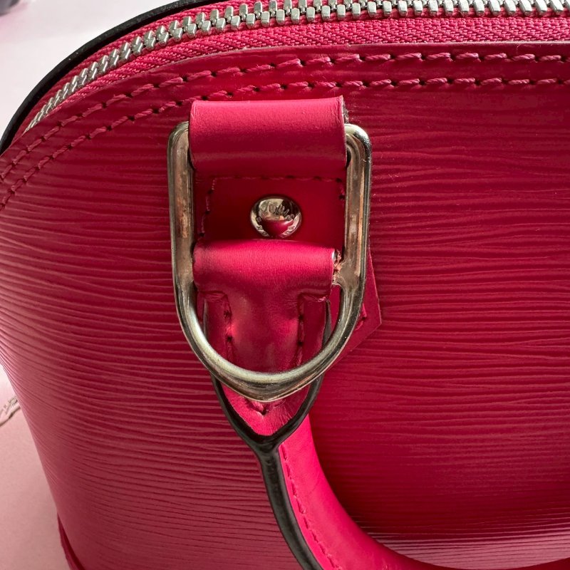 ✨超可愛 LV 桃紅色Alma斜背手提貝殼包-6