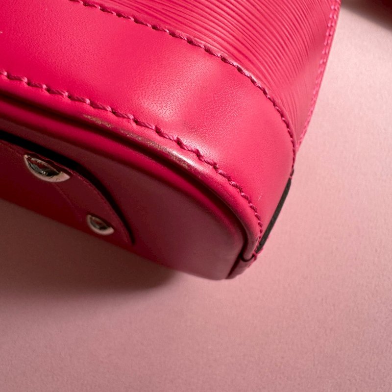 ✨超可愛 LV 桃紅色Alma斜背手提貝殼包-9