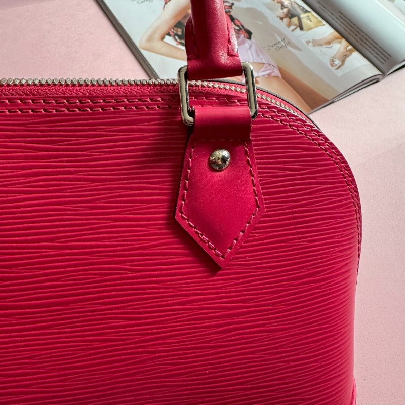 ✨超可愛 LV 桃紅色Alma斜背手提貝殼包-14