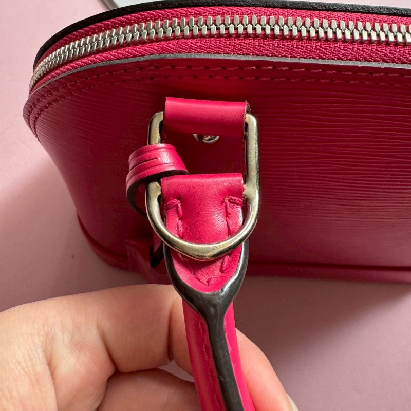 ✨超可愛 LV 桃紅色Alma斜背手提貝殼包-16