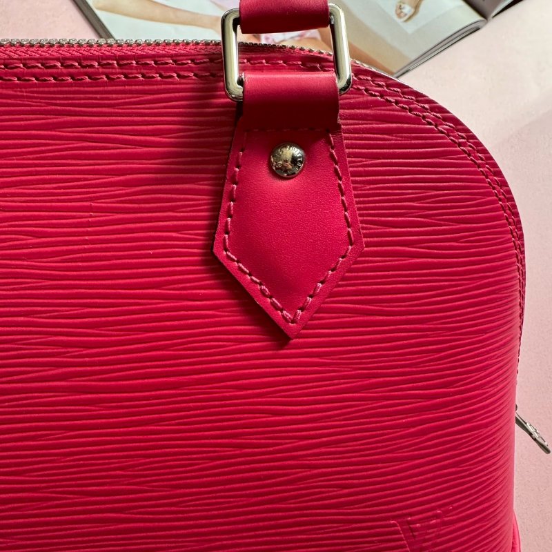 ✨超可愛 LV 桃紅色Alma斜背手提貝殼包-18