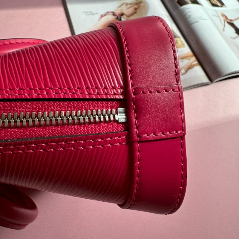 ✨超可愛 LV 桃紅色Alma斜背手提貝殼包-20