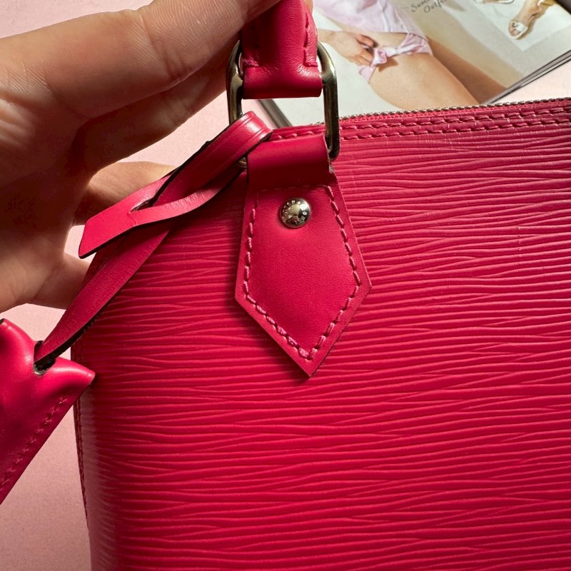 ✨超可愛 LV 桃紅色Alma斜背手提貝殼包-21