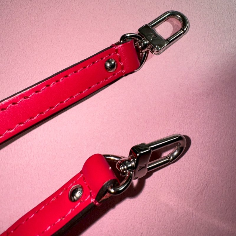 ✨超可愛 LV 桃紅色Alma斜背手提貝殼包-22