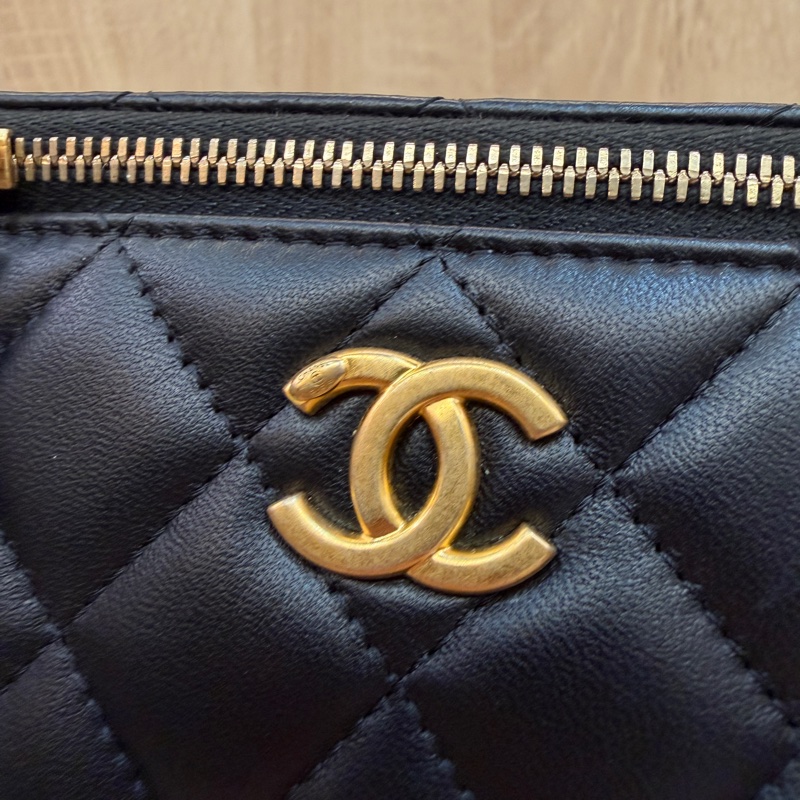 Chanel 黑羊皮霧金釦山茶花調節化妝盒AP3301-1