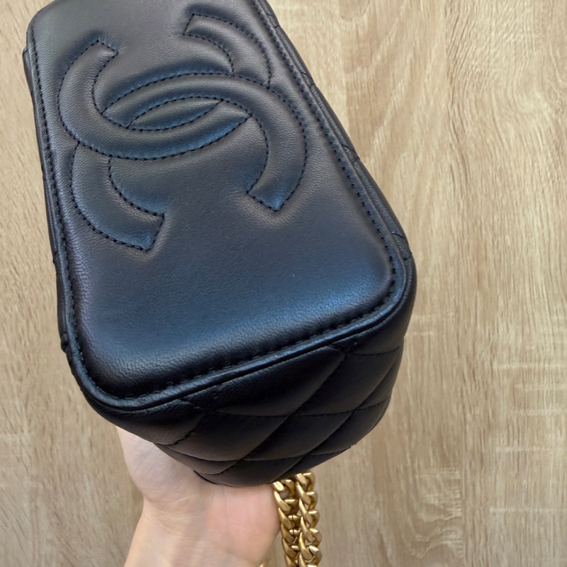 Chanel 黑羊皮霧金釦山茶花調節化妝盒AP3301-8