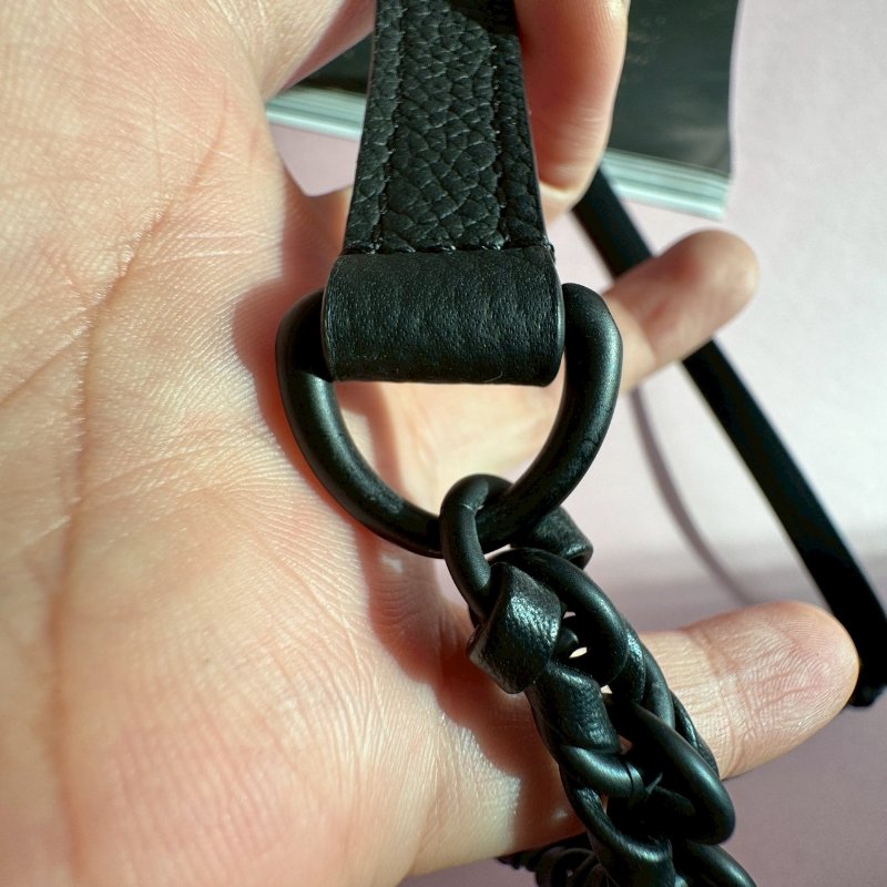 ❤️98成新 LV的高級款 烏墨黑Mini Capucines 手提斜背包-14