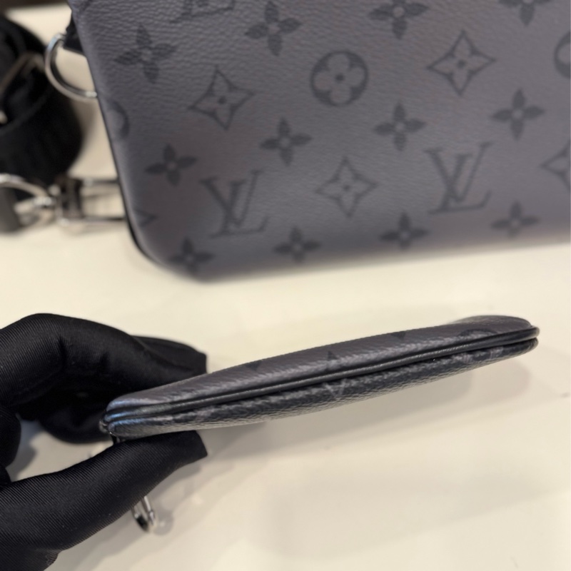 Louis Vuitton Trio 字花帆布三合一斜背郵差包(M69443-黑灰)-1