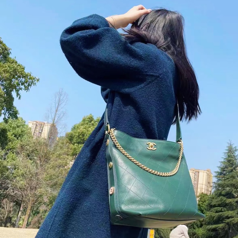 CHANEL hobo bag徽章🔖嬉皮水桶包鏈條背🌳松林綠/墨綠-1