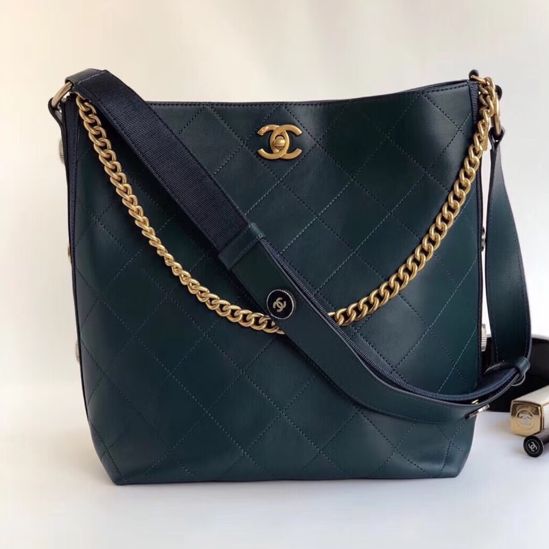 CHANEL hobo bag徽章🔖嬉皮水桶包鏈條背🌳松林綠/墨綠-5