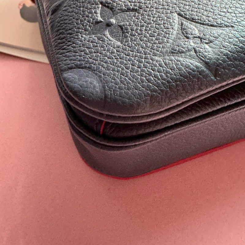 🎉96成新 LV 深藍色壓紋老花郵差包-3