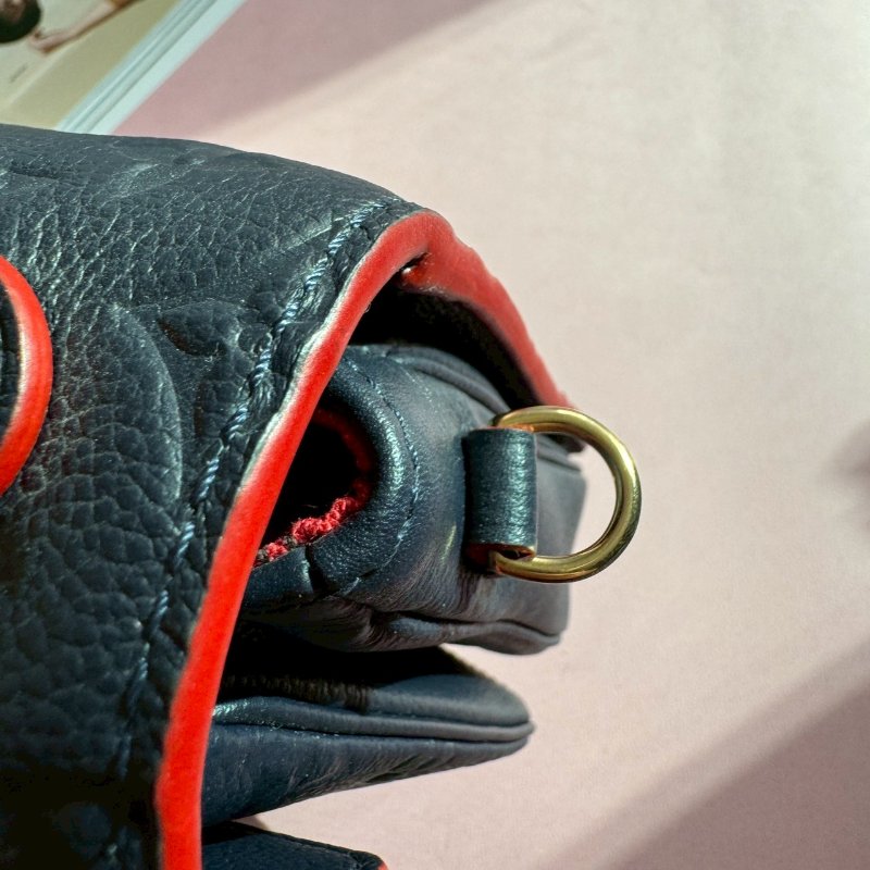 🎉96成新 LV 深藍色壓紋老花郵差包-8