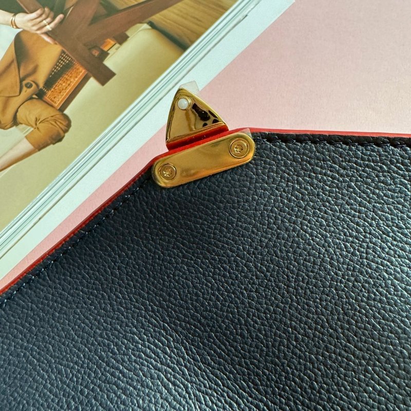 🎉96成新 LV 深藍色壓紋老花郵差包-10