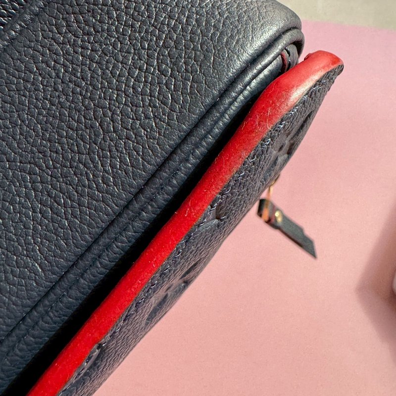 🎉96成新 LV 深藍色壓紋老花郵差包-18