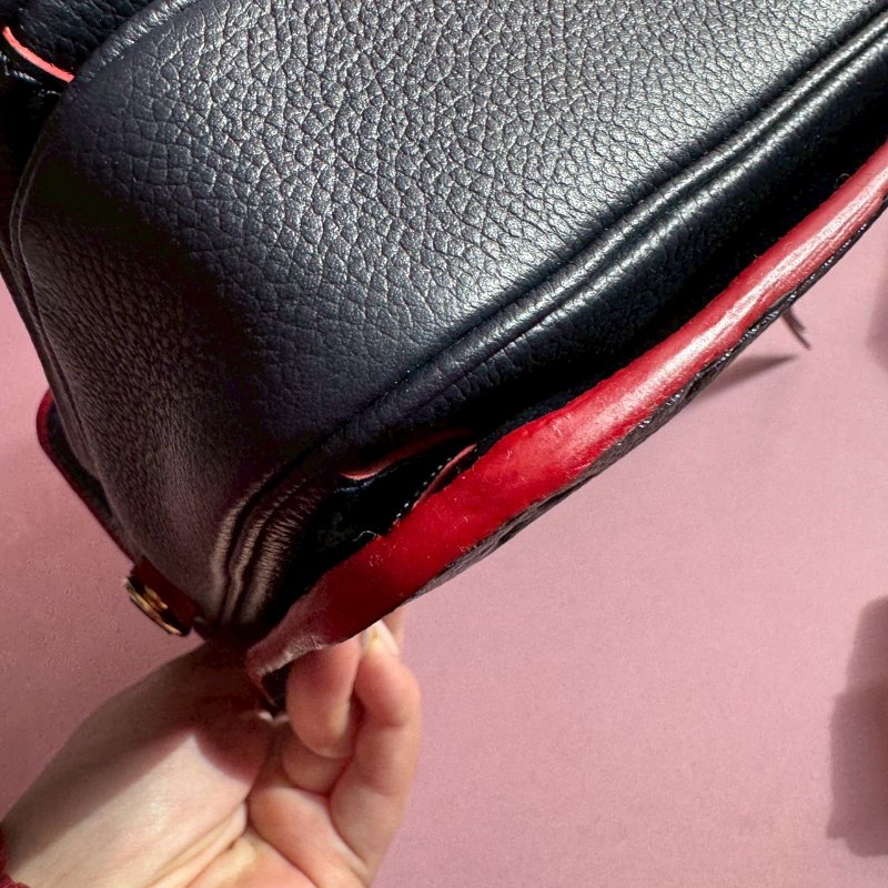 🎉96成新 LV 深藍色壓紋老花郵差包-19