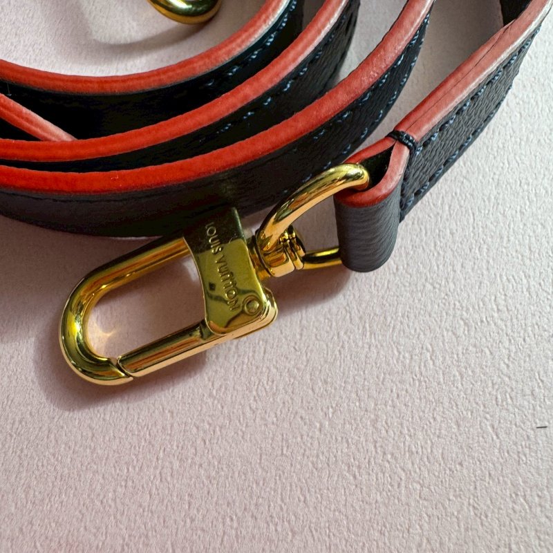 🎉96成新 LV 深藍色壓紋老花郵差包-21