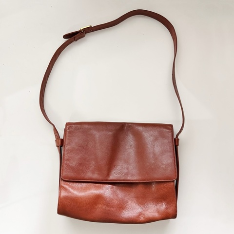 LOEWE 羅威 棕色牛皮肩背包