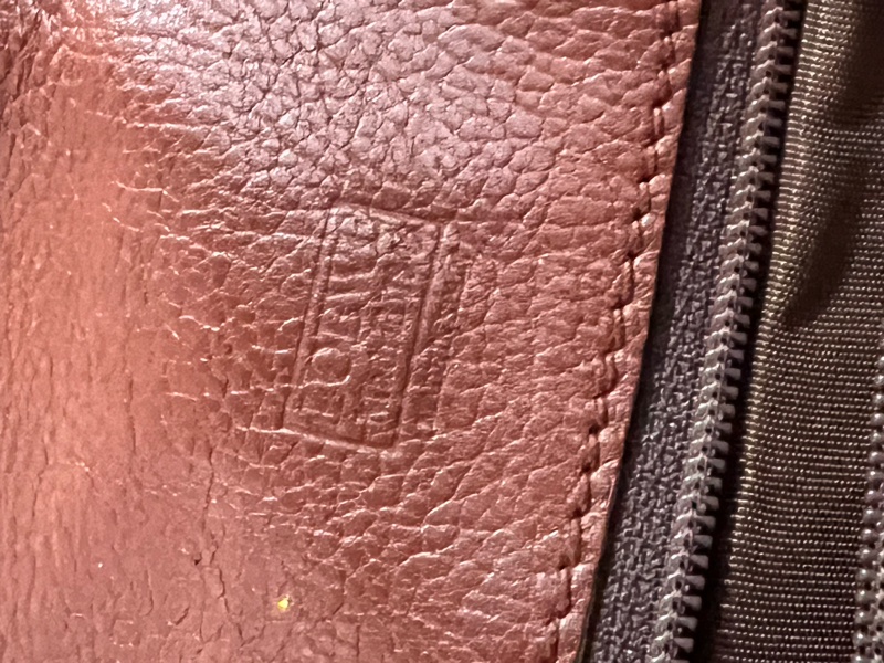 LOEWE 羅威 棕色牛皮肩背包-10