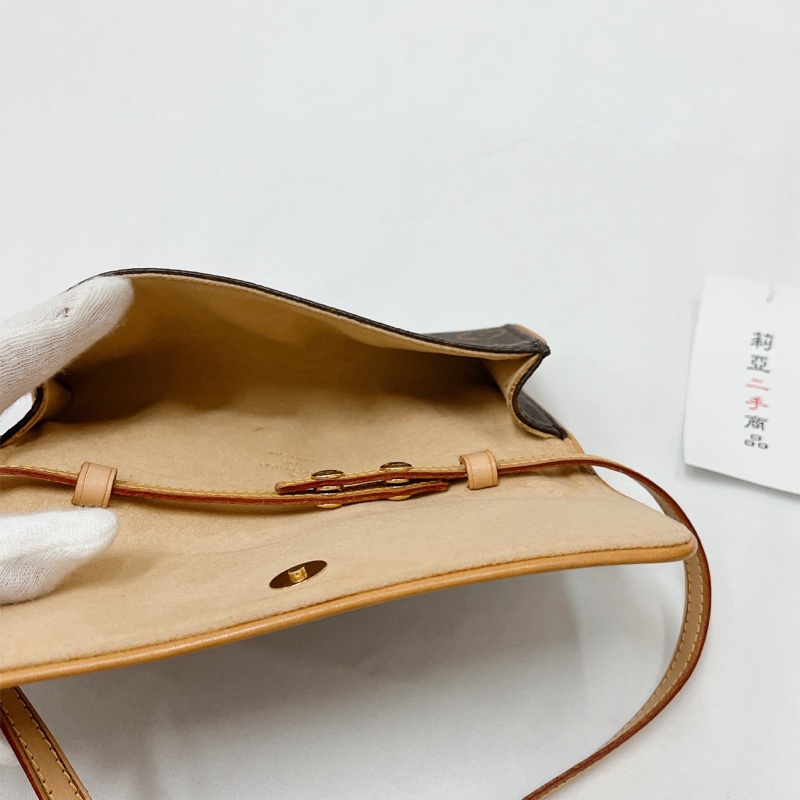 莉亞精品♡LV M51852 信封斜背包 小款 二手-14