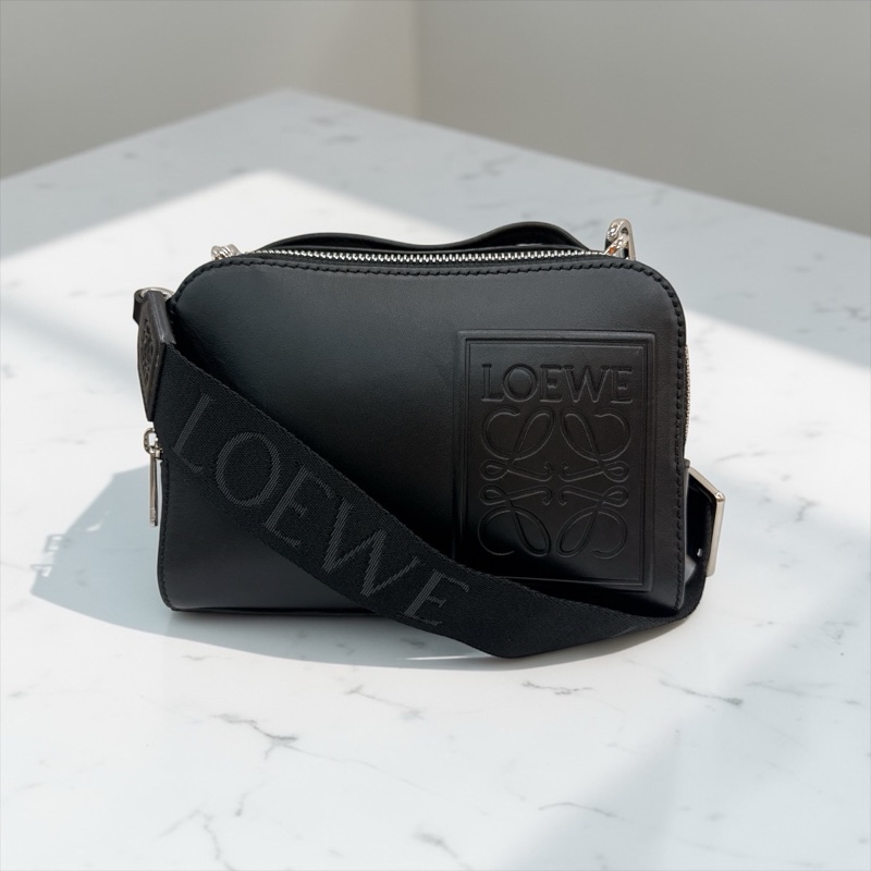 莉亞精品♡ Loewe 相機包 黑 二手-0