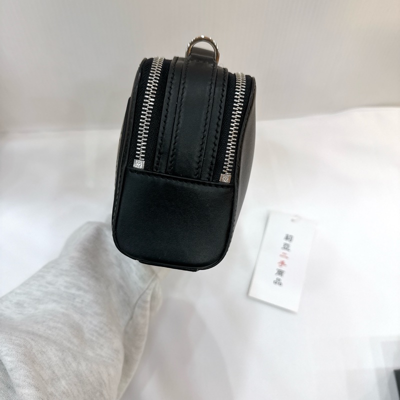 莉亞精品♡ Loewe 相機包 黑 二手-6