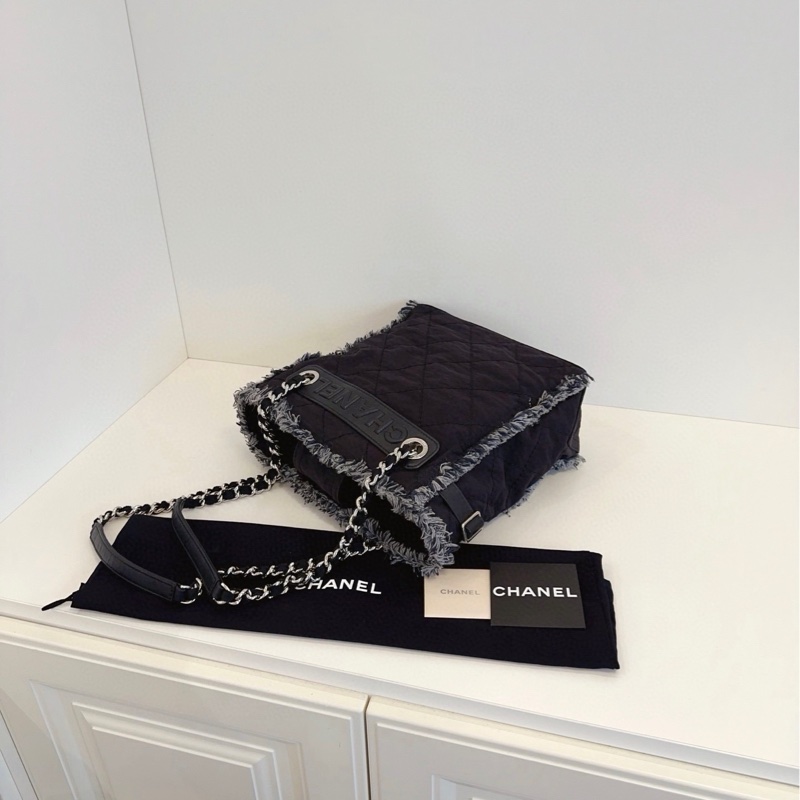 ✨Chanel 黑銀降落傘沙灘包 小號 浮雕logo 98新🖤-6