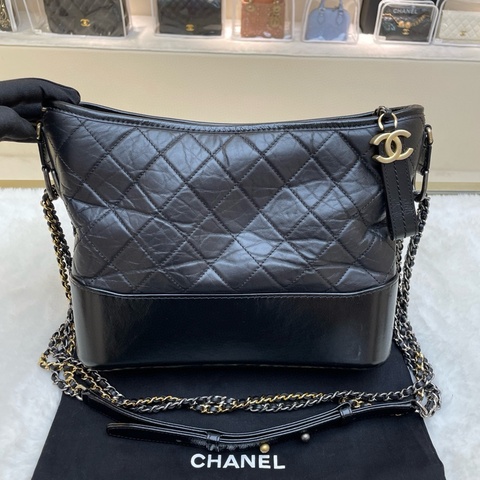 Chanel香奈兒 黑色流浪包中號 24開有卡 經典款 附件：塵袋延卡