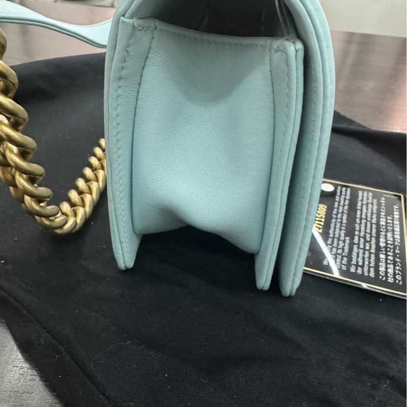 【99新 ✨ 全網最低價!】Chanel Leboy 部分原膜在 Tiffany藍 馬卡龍色中號️-6