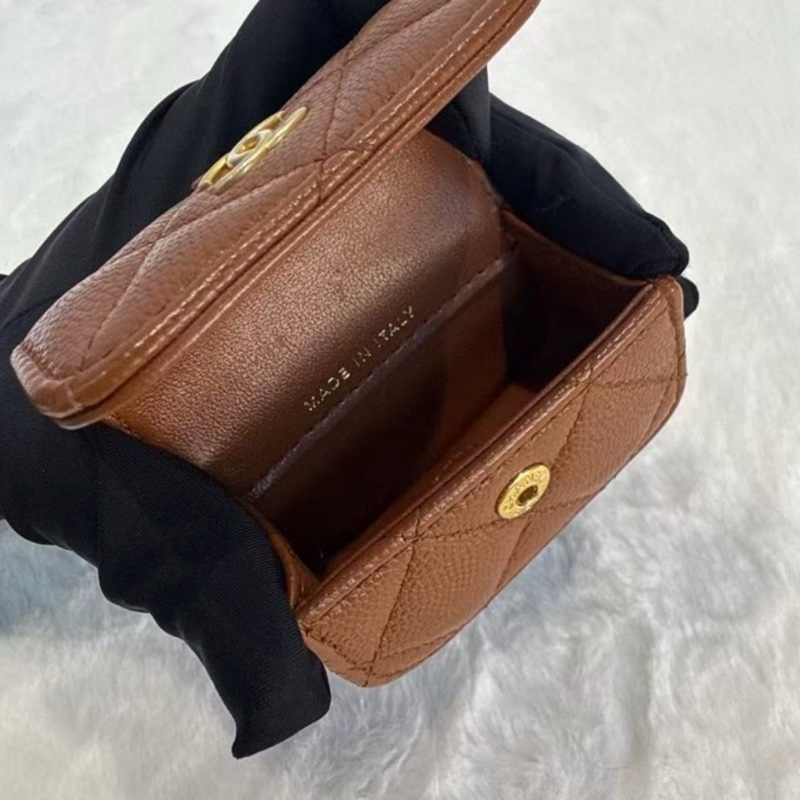 Chanel 焦糖色耳機包-5