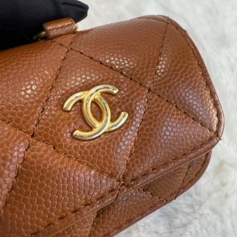 Chanel 焦糖色耳機包-6