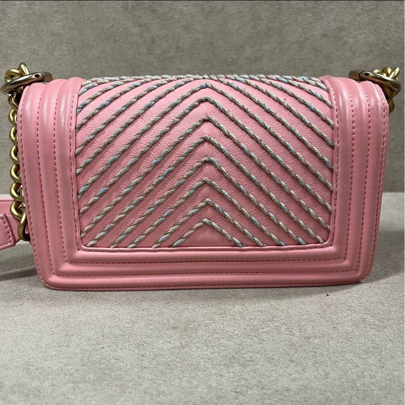【99.9新 ✨ 全網最低價！】Chanel香奈兒 Leboy 粉色V紋現貨好價❤️-4